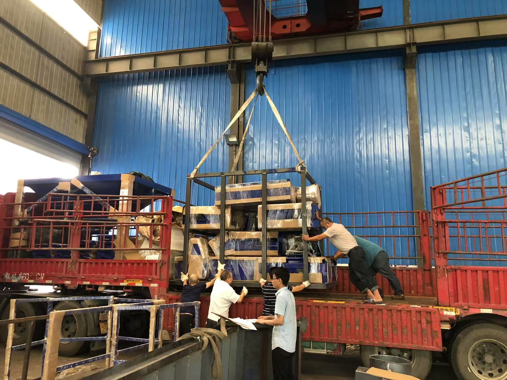 瀚蓝机械颗粒机装车发货 秸秆污泥固废成型