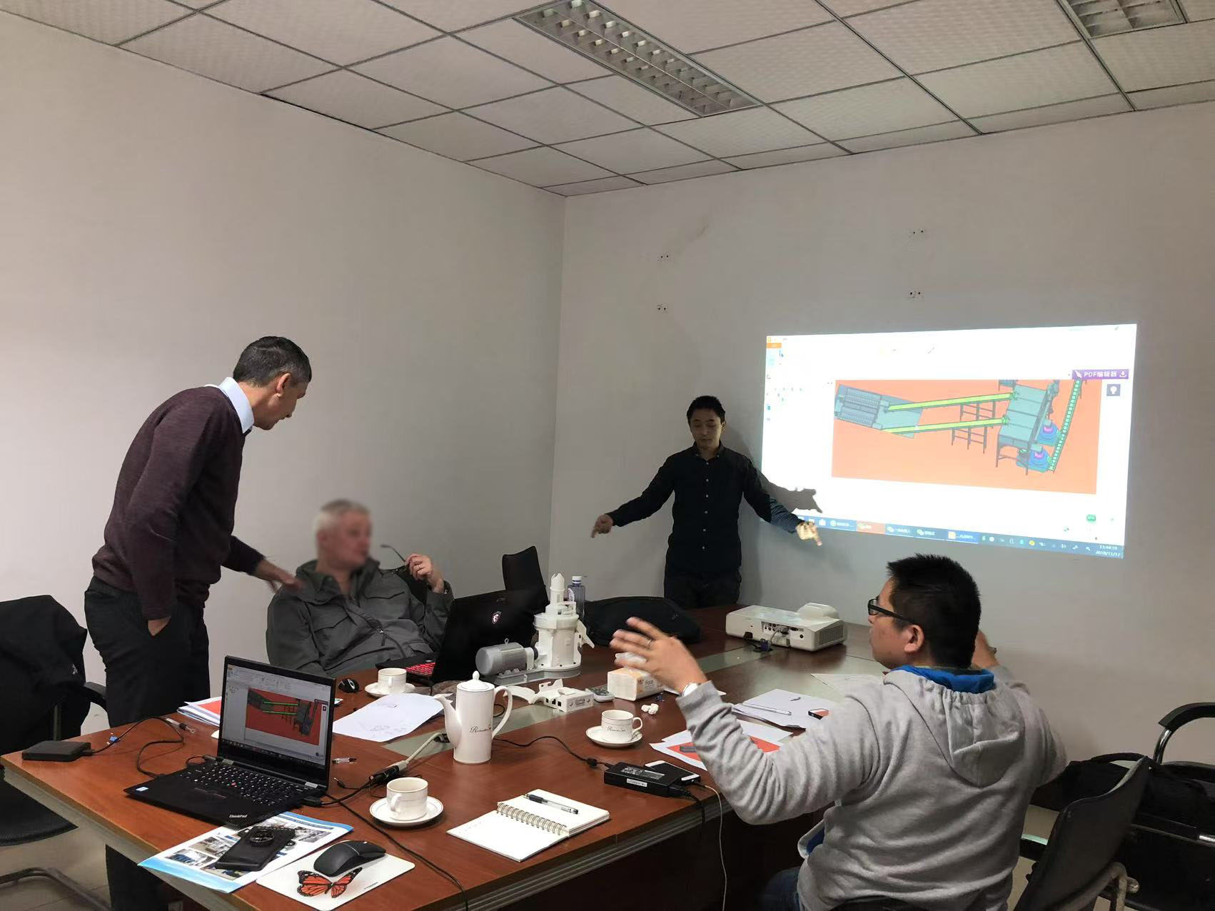 瀚蓝颗粒机 国外友人合作考察 拷贝